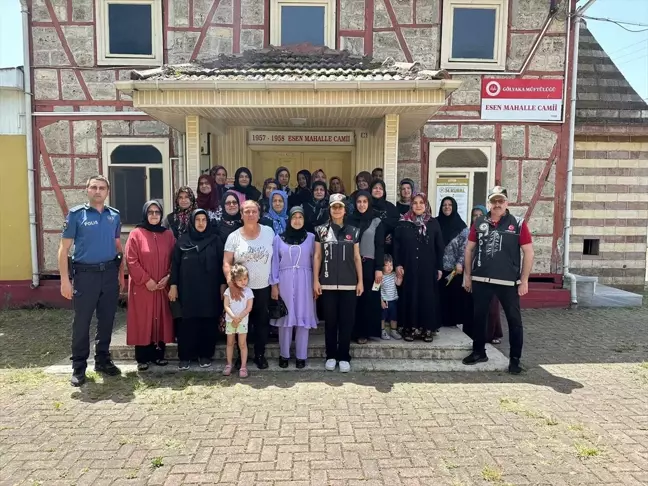 Düzce'de Anne ve Anne Adaylarına Narkotik Polisi Semineri