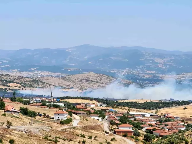 Balıkesir'deki yangın kontrol altına alınmaya çalışılıyor