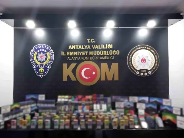 Antalya'da Kaçakçılık Operasyonu: Çok Miktarda Tütün ve Cep Telefonu Ele Geçirildi