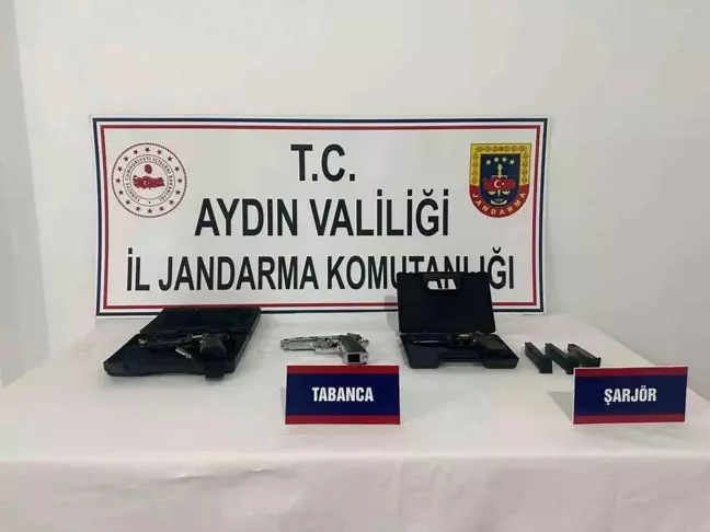 Kuşadası'nda şüpheli şahsın üzerinde 3 tabanca ve şarjör ele geçirildi