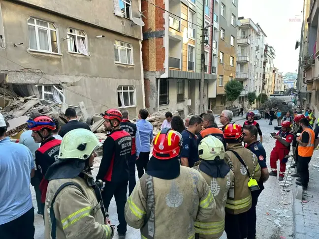 İstanbul Bahçelievler'de 4 katlı bina kısmen çöktü