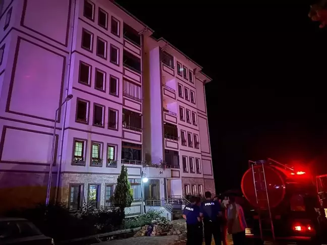 Karabük'ün Yenice ilçesinde apartman dairesinde çıkan yangın hasara neden oldu