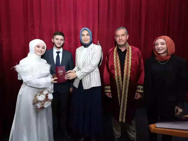 Afyonkarahisar Valisi Doç. Dr. Kübra Güran Yiğitbaşı, kurum çalışanının oğlunun nikah şahidi oldu