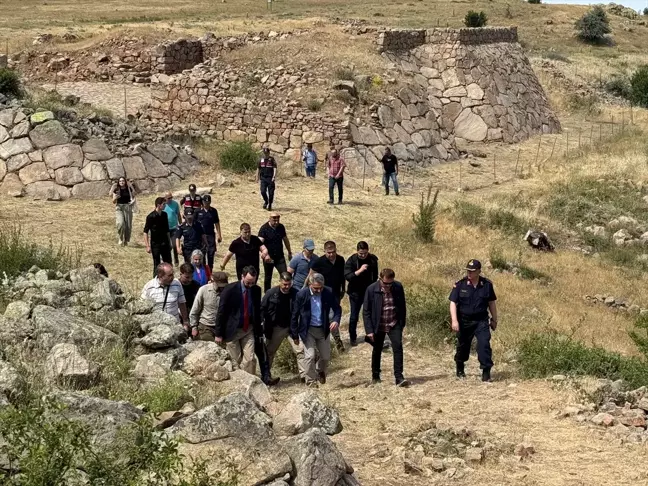 Yozgat Valisi Mehmet Ali Özkan, Pteria Antik Kenti ve Uşaklı Höyük'teki kazı çalışmalarını inceledi