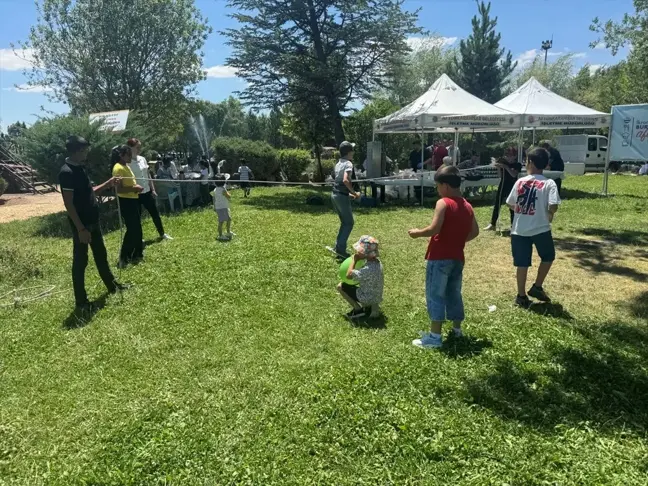 Afyonkarahisar'da Koruyucu Aile Günü Şenliği Düzenlendi