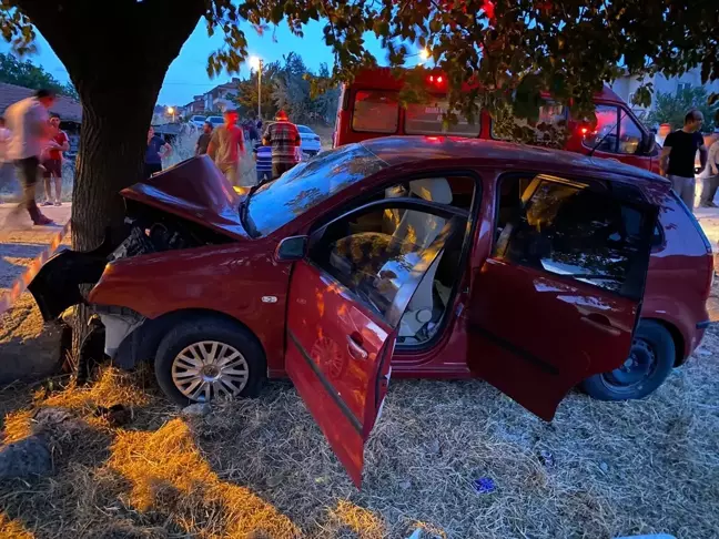 Balıkesir'de Otomobil Kazası: 2 Ölü, 6 Yaralı