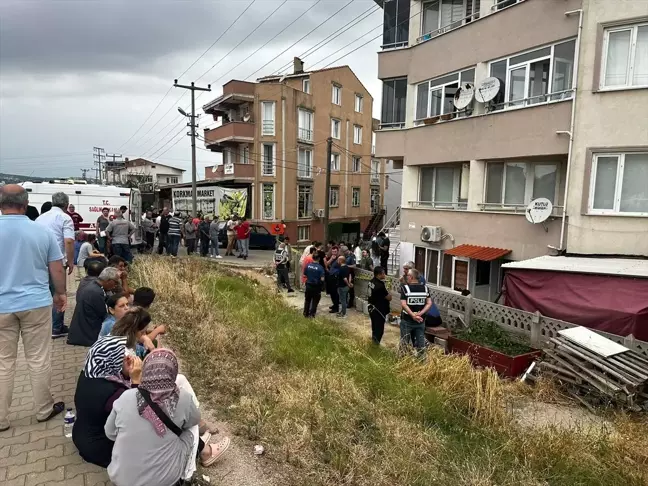 Çanakkale'de İsmail Çakmak, Eşini ve Çocuğunu Öldürdükten Sonra İntihar Etti