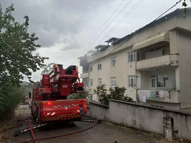 Kocaeli Başiskele'de Lojmanda Çıkan Yangın Söndürüldü