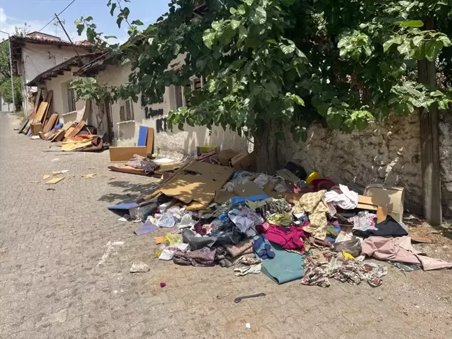 Bilecik Belediyesi, evde çöp biriktiren kişiye ceza uyguladı