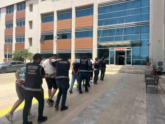 İzmir'de EYP ile iş yerlerine baskı ve tehdit uygulayan 6 şüpheli yakalandı