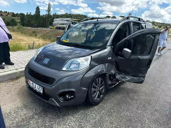 Giresun Alucra'da trafik kazası: Aynı aileden 5 kişi yaralandı