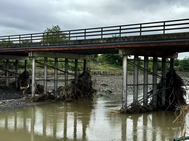 Terme'de Sağanak Nedeniyle Su Baskını: Çalışmalar Sürüyor