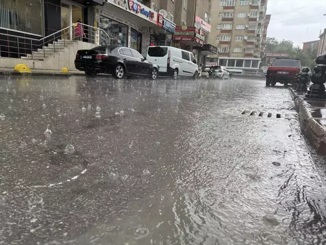 Çankırı'da Sağanak Yağış Hayatı Olumsuz Etkiledi