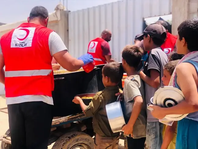 Gazze'de Türk Kızılay, akut açlık tehlikesi altındaki halka destek oluyor