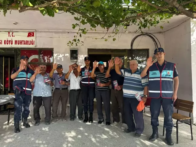 Edirne'de Jandarma Ekipleri Bilgilendirme Çalışmalarına Devam Ediyor