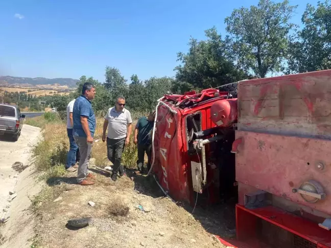 Denizli'de orman yangını müdahale aracının devrilmesi sonucu 3 personel yaralandı