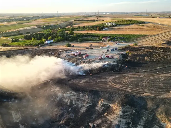 Tekirdağ'da anız yangını evlere sıçradı