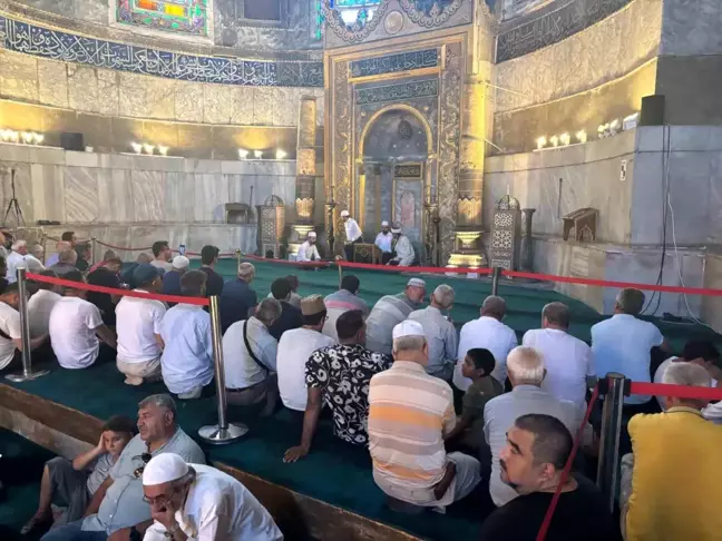 Ayasofya'da 15 Temmuz şehitleri için hatim duası okundu