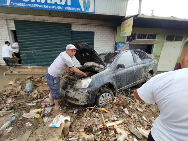 Kırgızistan'da Şiddetli Yağışlar Sonucu Çamur Selleri