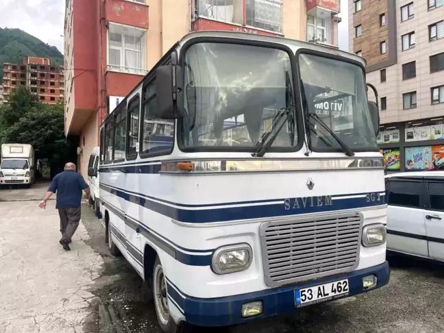 Rize-Artvin-Erzurum Arasında Hizmet Veren 1974 Model Renault Saviem SG2 Minibüs El Değiştirdi