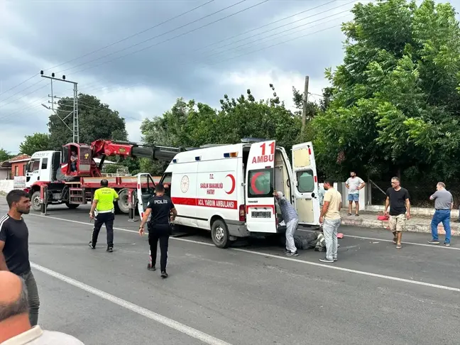 Dörtyol'da Ambulans Kazası: 2 Sağlık Personeli Yaralandı