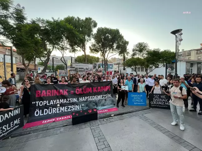 CHP İzmir İl Başkanı Şenol Aslanoğlu, sokak hayvanlarına ilişkin kanun teklifine karşı eyleme destek verdi