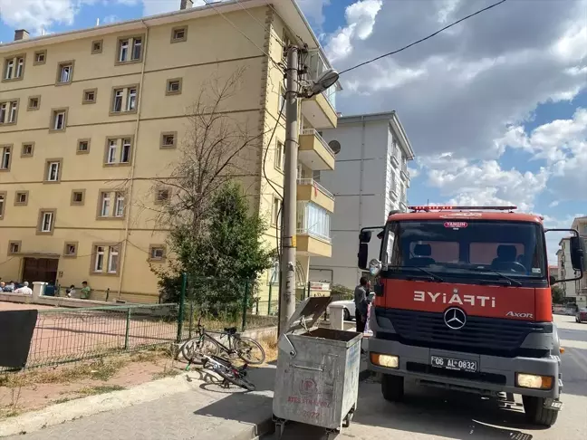 Ankara'da 5 Katlı Binanın Bodrum Katında Yangın Çıktı