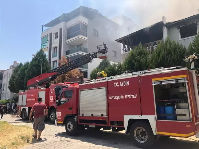 Aydın'ın Nazilli ilçesinde bir evin çatısında çıkan yangın söndürüldü