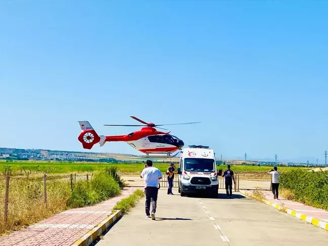 Diyarbakır'da Kalça Kemiği Kırılan Kişi Ambulans Helikopterle Hastaneye Ulaştırıldı