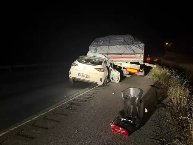 Amasya'da otomobilin tır ile çarpışması sonucu 5 kişi yaralandı