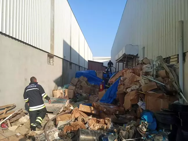 Hatay'da iş yerinde çıkan yangın söndürüldü