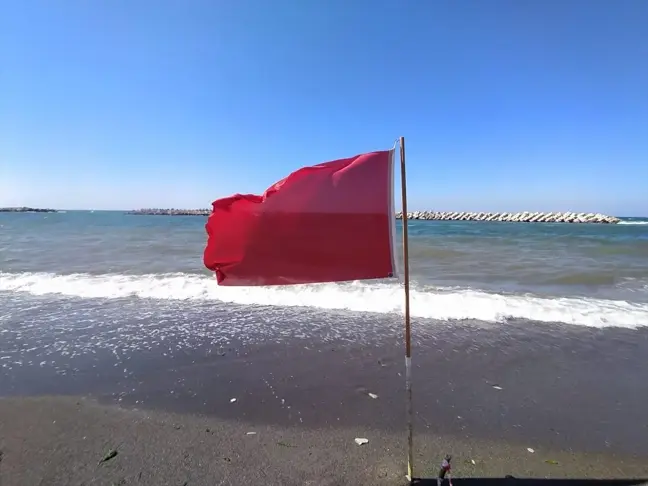 Akçakoca'da Denize Girmek Yasaklandı