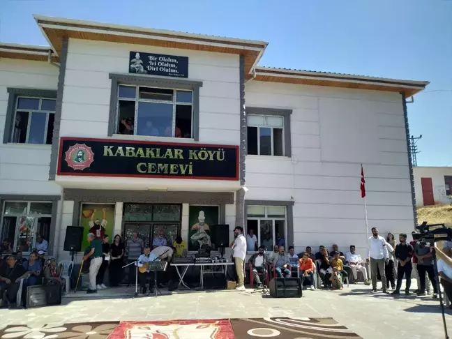 Gaziantep'te Muharrem Ayı Etkinliğinde Aşure Dağıtıldı