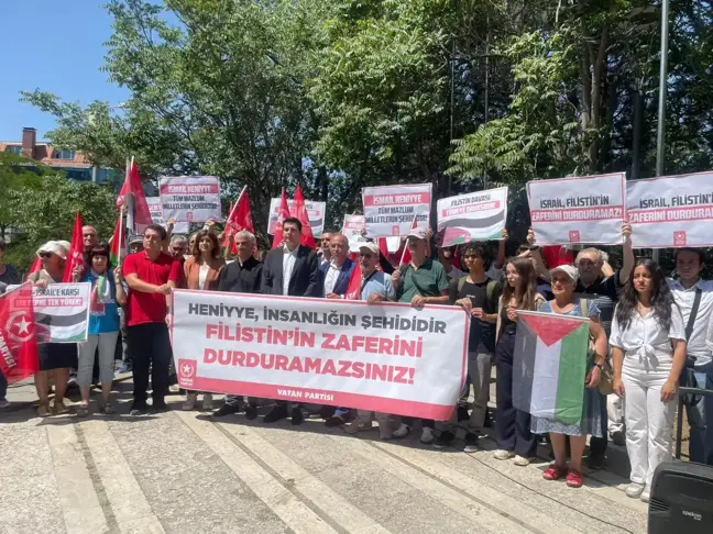 Vatan Partisi Üyeleri İsrail Büyükelçiliği Önünde İsmail Haniye'yi Protesto Etti