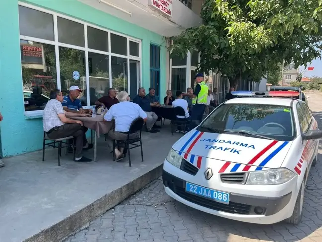 Edirne'de jandarma ekipleri dolandırıcılık konusunda bilgilendirme çalışmalarına devam ediyor