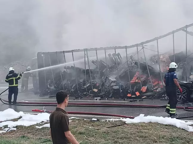 İskenderun'da tır ile otomobil çarpışması: 2 yaralı