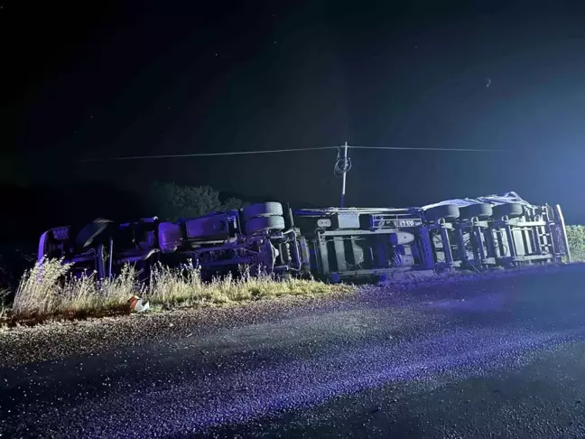 Tekirdağ'da Tır Devrildi: 5 Kişi Yaralandı