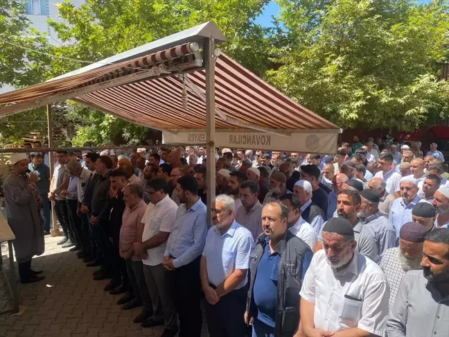 İran'da suikasta uğrayan Hamas lideri için gıyabi cenaze namazı kılındı