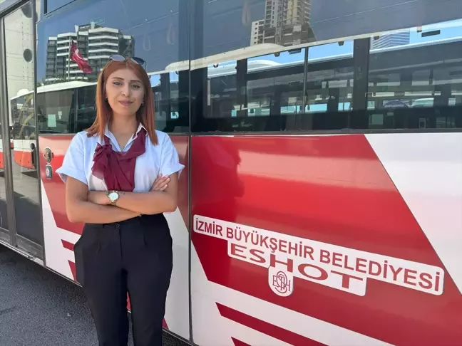 İzmir'de kadın şoför otobüsteki yangını söndürdü