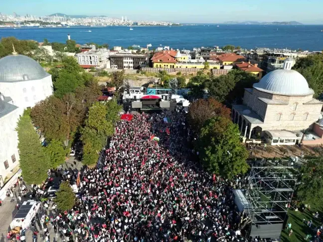 İstanbul'da Filistin'e Destek Mitingi: 200 Bine Yakın Kişi Ayasofya Meydanı'nda Toplandı