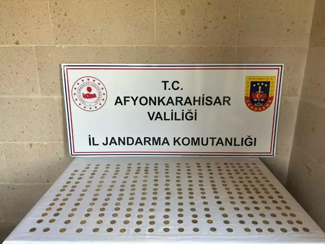 Afyonkarahisar'da Otomobilde 299 Sikke Bulundu