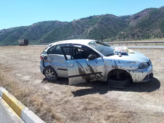 Erzincan'da otomobil devrildi, 4 kişi yaralandı