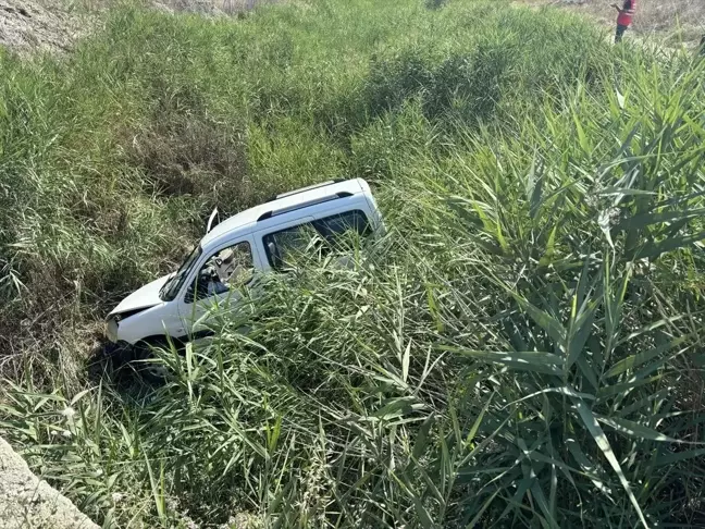 Isparta'da otomobil su kanalına devrildi: 1 ölü, 1 yaralı