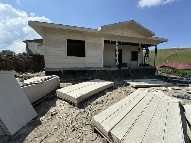 Ardahan'da depremde hasar gören konut ve ahırların yapımına başlandı