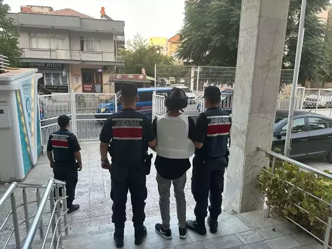 Manisa'da tarlada geri manevra kazası: 6 yaşındaki çocuğun ölümüne neden olan sürücüyü öldüren şüphelilerden biri tutuklandı