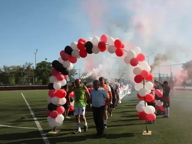 Ahlat'ta 4. Şöhretler Futbol Turnuvası düzenlendi