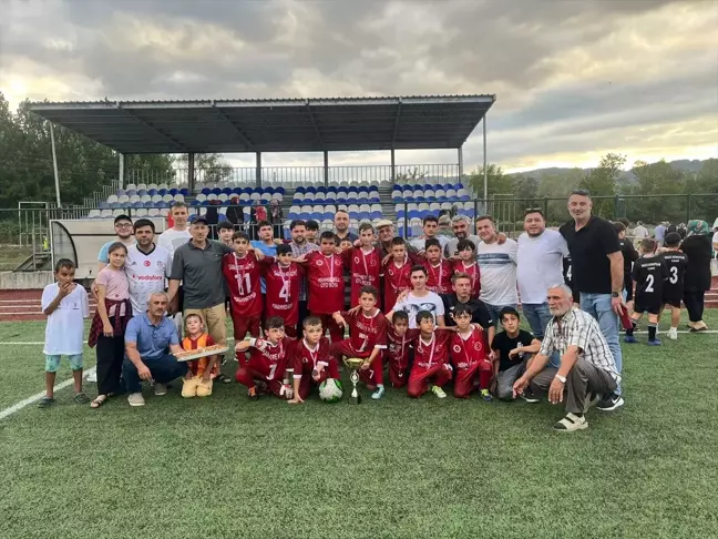 Düzce'de Şehit Erdem Ay Futbol Turnuvası Tamamlandı