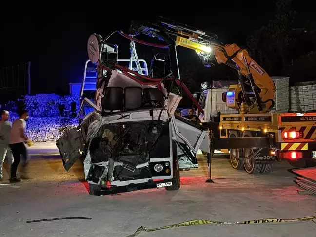 Alanya'da safari aracı uçurumdan yuvarlandı: Anne öldü, kız yaralandı