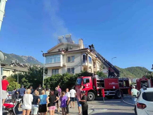 Fethiye'de Tahliye Edilen Kiracı Çatı Katını Ateşe Verdi