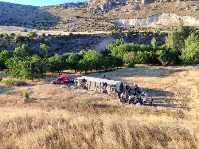 Malatya'da yolcu otobüsü şarampole uçtu: 11 yaralı